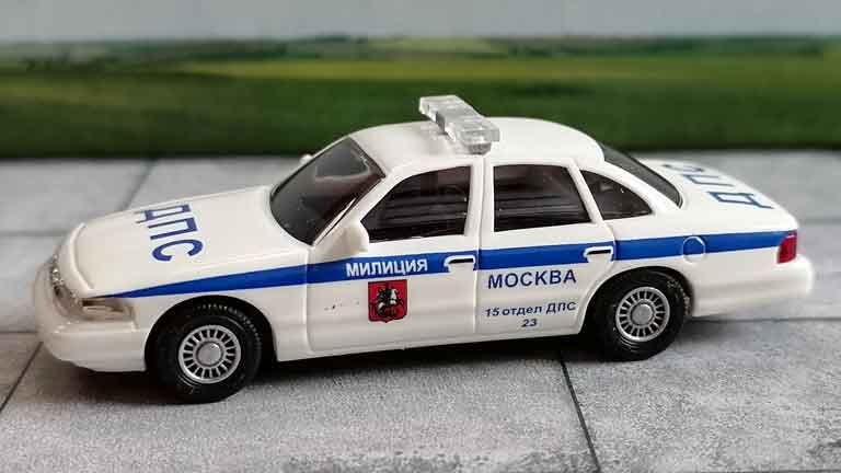 RUSAM-Ford-Crown-Victoria-02-1